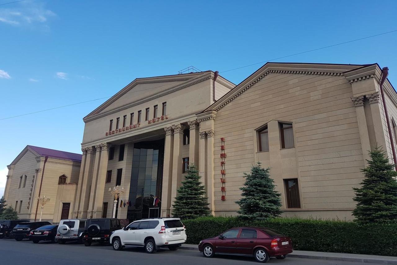 Armenian Royal Palace Єреван Екстер'єр фото