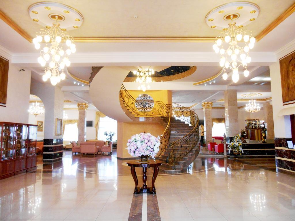 Armenian Royal Palace Єреван Екстер'єр фото