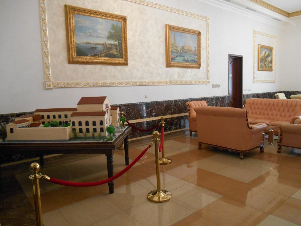 Armenian Royal Palace Єреван Екстер'єр фото