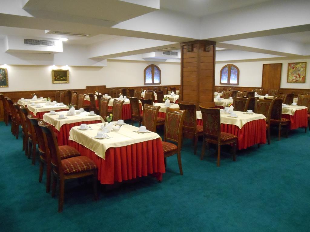 Armenian Royal Palace Єреван Екстер'єр фото