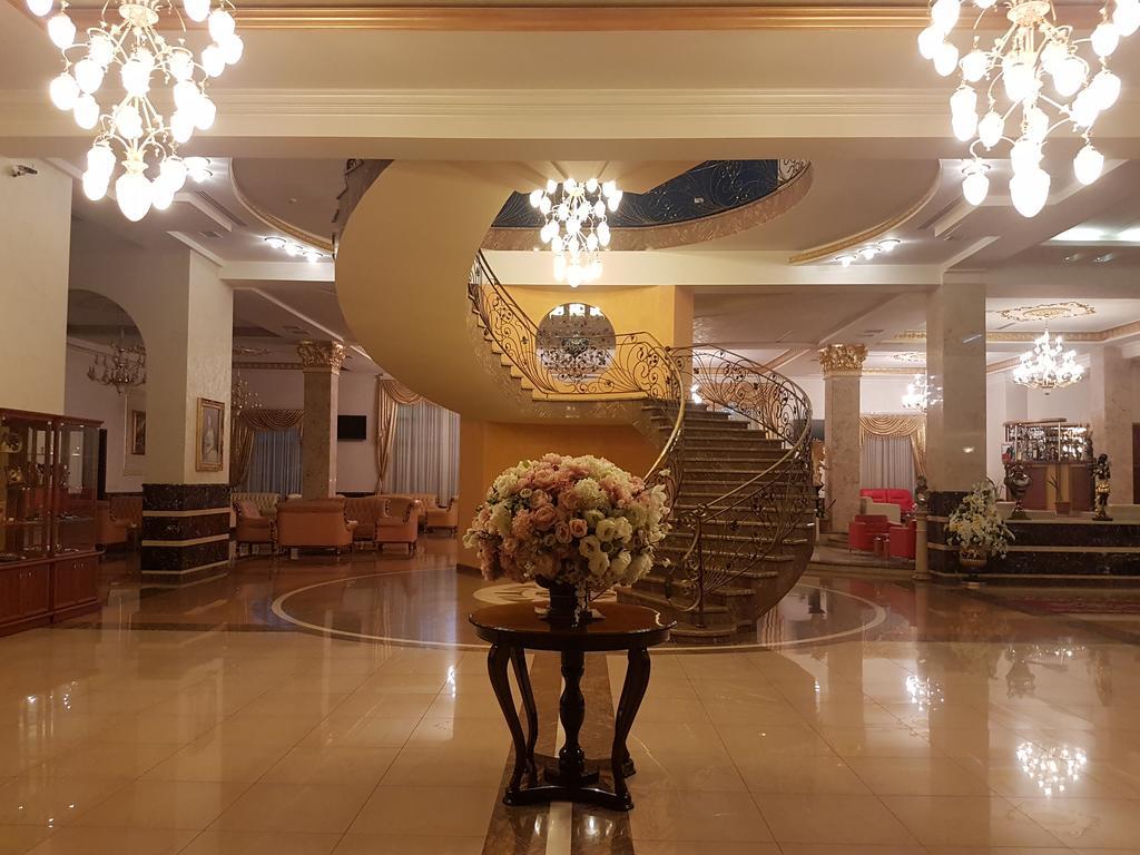 Armenian Royal Palace Єреван Екстер'єр фото